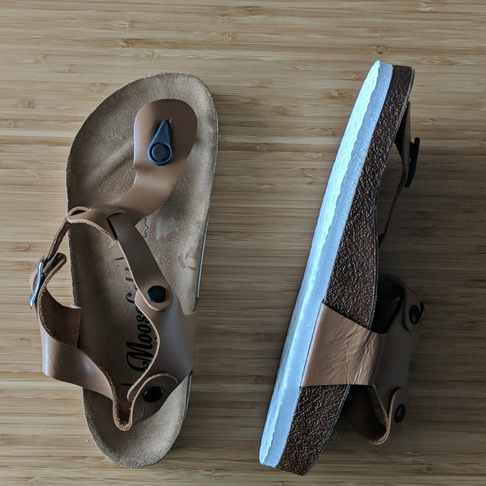 Moosefield T-Strap Leather Sandal